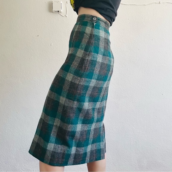 60s VTG Green Plaid Wool High Waisted Schoolgirl Sheath Midi Pencil Skirt - Picture 8 of 10